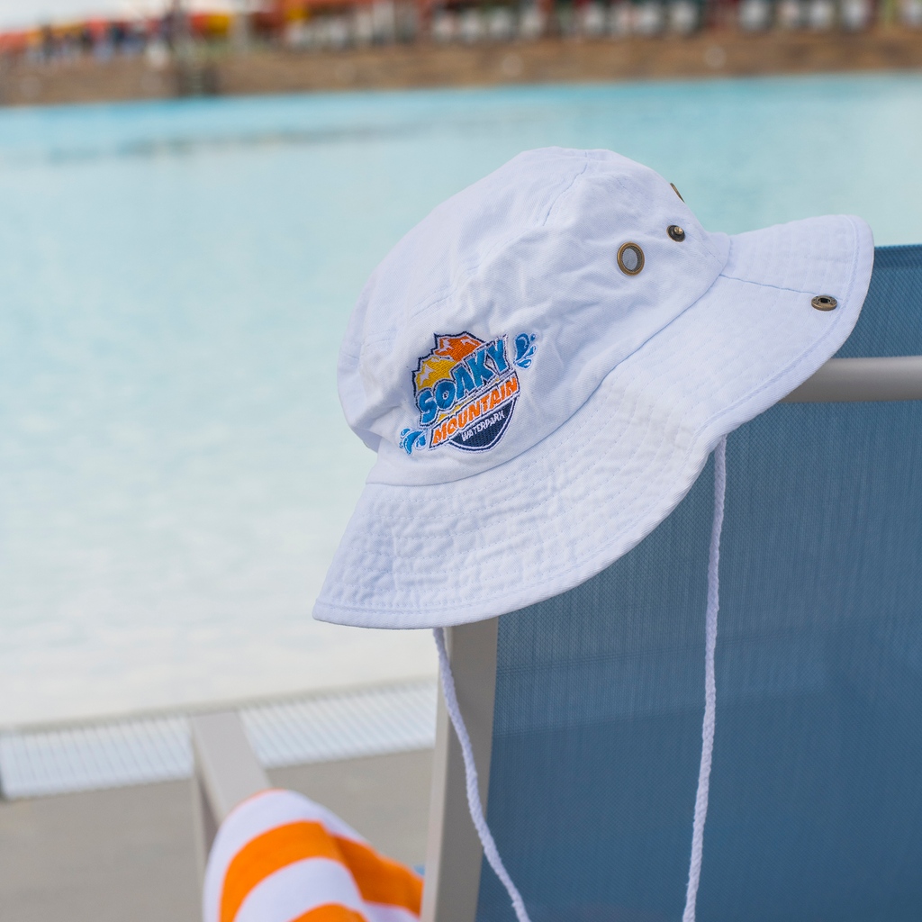 How else can you show off your Soaky pride? Our main retail shop, Mountain Mercantile is the #1 place on the mountain to grab all your Soaky-related keepsakes and gear.⁠
⁠
soakymountainwaterpark.com/shopping/mount…

#soakymountain #soakymountainwaterpark #sevierville #waterpark #giftshop