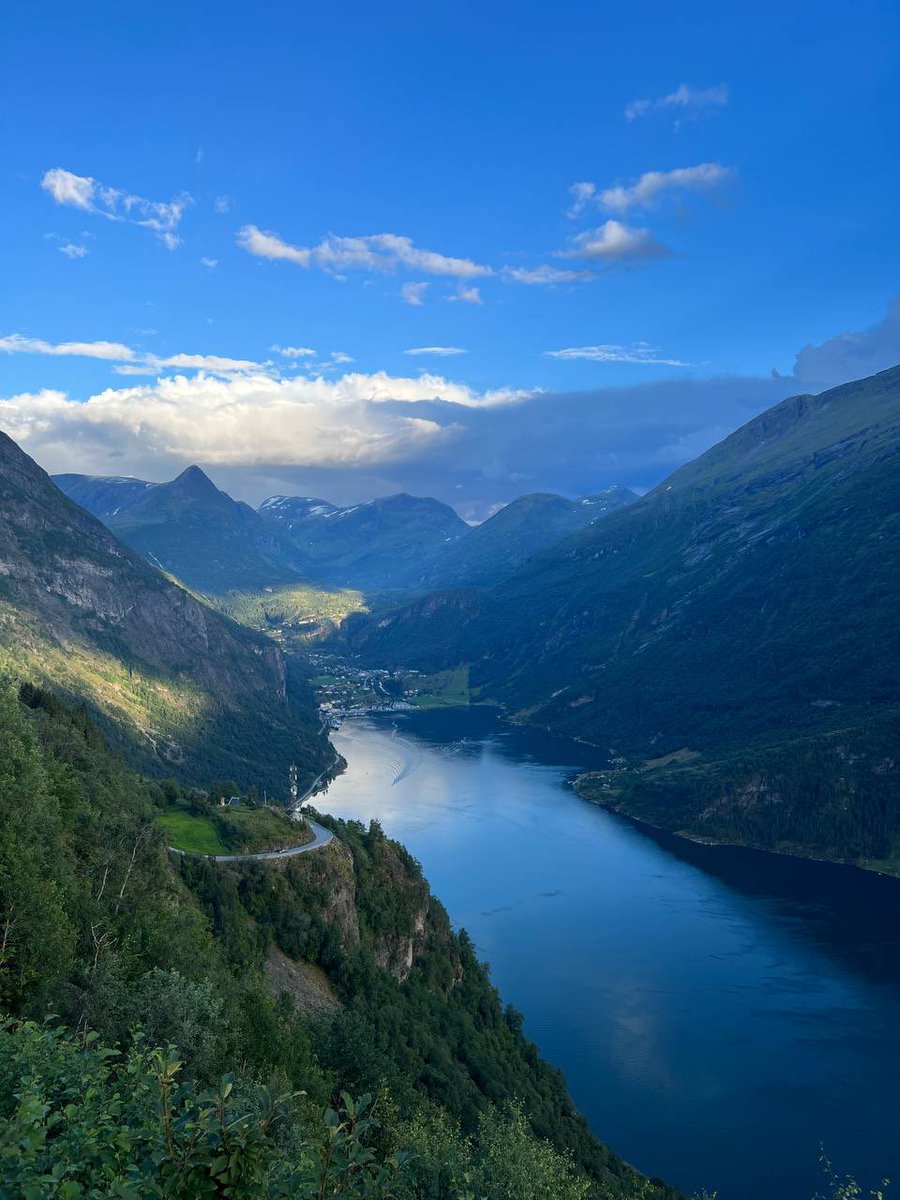 ElxnitisAndrei's tweet photo. Noruega 🇳🇴 https://t.co/6Mll6ryGOG