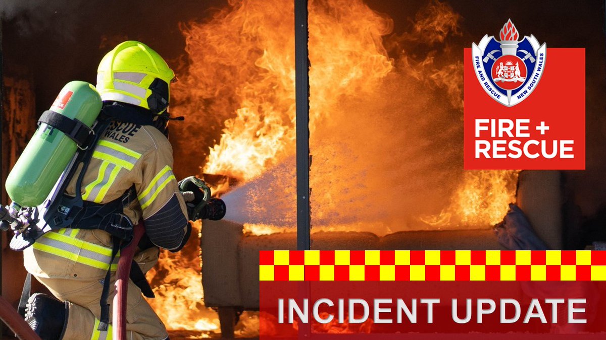 FRNSW_RS3's tweet photo. @FRNSW on scene building fire #Albury

#FRNSW firefighters working to extinguish multiple residential units alight

No reported injuries https://t.co/2wGj4XaPyX