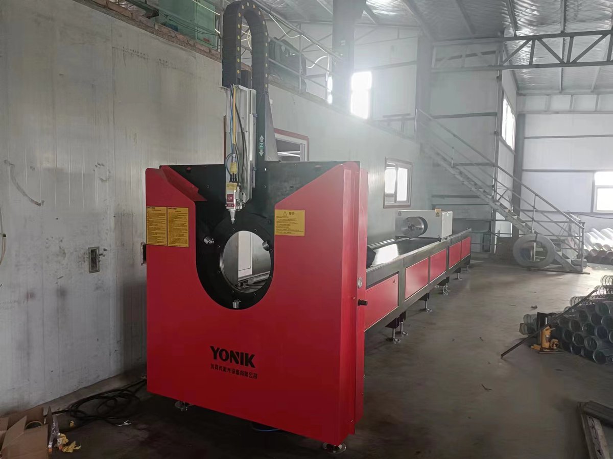 LaserYonik's tweet image. round pipe cutting machine , 10mm -450mm diameter , laser power 1000w , 1500w ,2000w ,3000w , length can be customized , if someone who need , feel free to contact me 008615550487883 #laserpipecuttingmachine #pipecuttingmachine #pipecutter #laserpipecutter #metalcuttingmachine