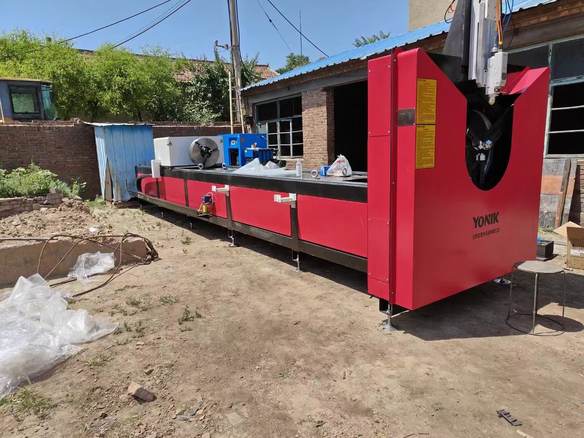 LaserYonik's tweet image. round pipe cutting machine , 10mm -450mm diameter , laser power 1000w , 1500w ,2000w ,3000w , length can be customized , if someone who need , feel free to contact me 008615550487883 #laserpipecuttingmachine #pipecuttingmachine #pipecutter #laserpipecutter #metalcuttingmachine