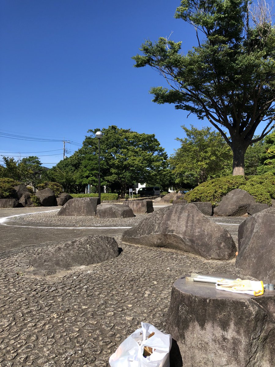 nabechan301's tweet photo. #ユーカリ祭り 
#ユーカリが丘 

大盛況のお祭りも終わり、
月曜は早朝から会場周辺のお掃除🧹
タバコの吸殻をたーくさん拾いました🤨
会場の一歩外に出た途端にゴミが増えますね🗑️困ったものです。

まぁでも
大したトラブルも無く。
２日間お疲れ様でした！ https://t.co/uCHJ8X6fJk