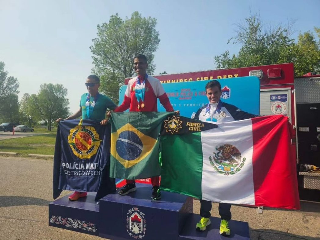 ucsmx's tweet photo. Felicitamos a Jesús Macías Gutiérrez, Policía Primero de la Corporación @FuerzaCivil_NL, por obtener medalla de bronce 🥉 en el medio maratón de @WPFG2023 Winnipeg 🇨🇦, con un tiempo de 1hr 20min 14 seg 🙌🏽.
#OrgulloUCS https://t.co/buMqKmJAL7