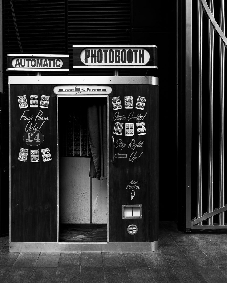 Smile. 

#blackandwhite #picture #photograph #ourstreets #monochrome #friendsinbnw #streethunters #dreaminstreets #timeless #SPI_BnW #ourstreets #monochrome #mono #bnw #bw #bnwlife #bw_lover #photo #streetphotography #35mm #streetlevelphoto #londonlife #photobooth