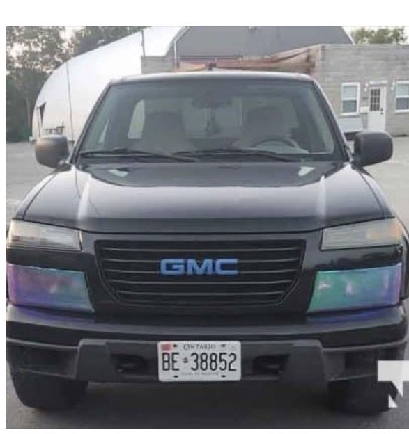 klpsmedia's tweet photo. Pls be alert for an older model GMC Canyon pickup truck, black with a black tonneau cover bearing Ontario Licence plates, “BE38852”. The truck will have damage to the front end and is believed to be in the Lindsay area. **IF SEEN DO NOT APPROACH AND CALL 911 IMMEDIATELY​** https://t.co/G5cr0P4for