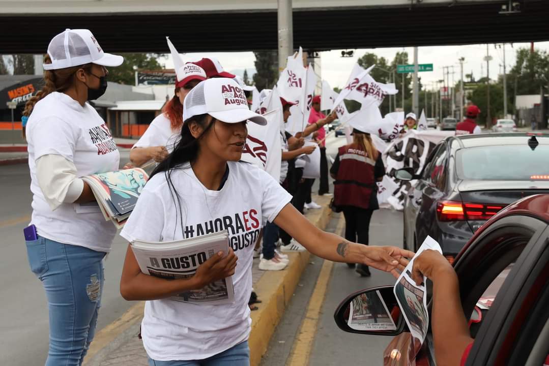 JBDiputado's tweet photo. La capital del estado no se podría quedar atrás, este domingo los Saltillenses nos comentaron de su apoyo para el Licenciado Adan Augusto para que él continúe con el proyecto de la 4T.
#AhoraEsAdánAugusto
#AdanAugustoLopez
#saltillocoahuila https://t.co/M4qhGSoxtH