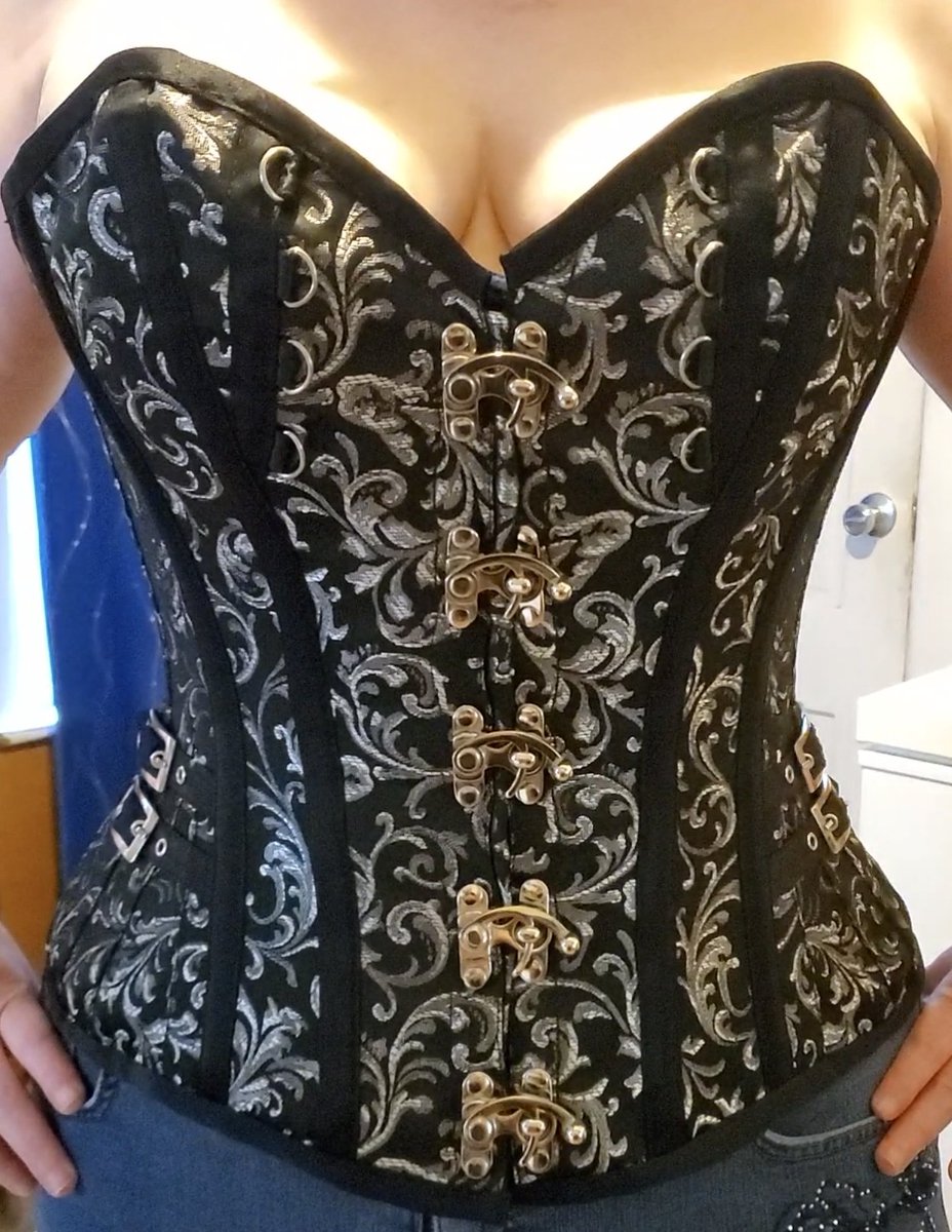 Aesairas's tweet photo. I am loving my new profile photo from @BeansCreates! https://t.co/L1Ssc0Unzy  Thank you so much Beans!💜 
The corset is based on my personal corset and one of my favorite designs by @auralynne ((used with her permission 💕)) Changed from silver to purple cause I love purple! 💜 https://t.co/wUbAnYzBgs