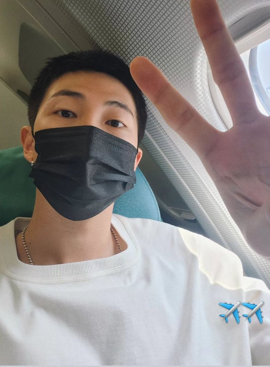 purpleSubsBR7's tweet photo. KIM NAMJOON EU TE AMO CASA COMIGO IMEDIATAMENTE POR FAVOR EU LARGO TUDO https://t.co/H17yfozXR0