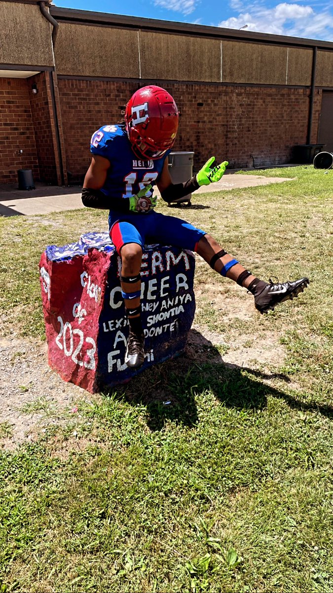 __db12's tweet photo. T12 … its GO time #brickboy🧱❤️!
@RecruitBigHerm @Coach_P_Herm_U https://t.co/3UFELRRBNk