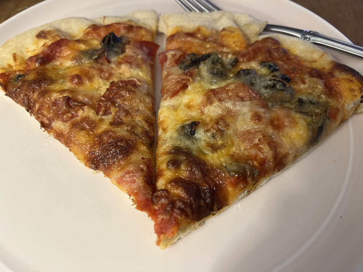 Made Our First Pizza and Cooked on the Big Green Egg... It was a success! blogger.haverty.net/2023/07/made-o…