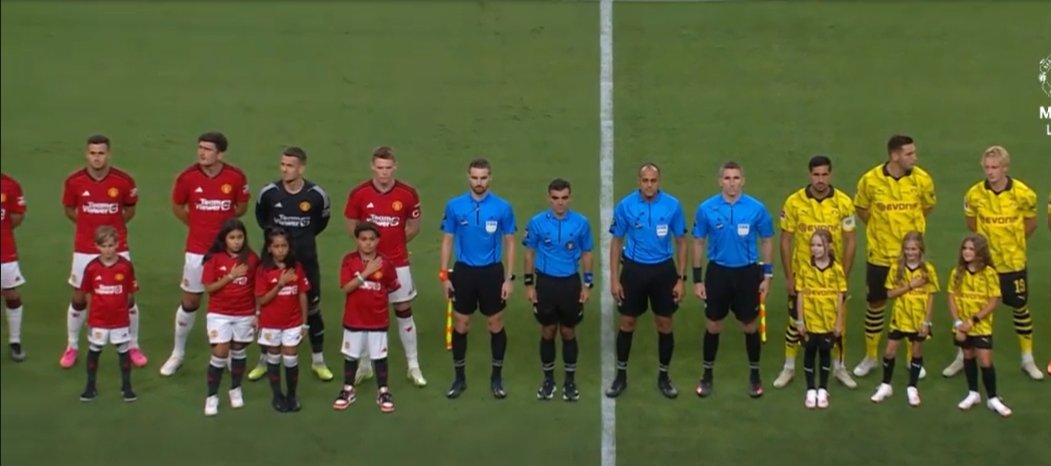 AtiteSnr's tweet photo. Erik ten Hag is no fucking joke eh😂😂. Scott McTominay is the stand-in Captain in the face of Harry Maguire #GGMU
Lets see what this much-changed side can give Dortmund. #MUNDOR https://t.co/4wdmn6Phlr