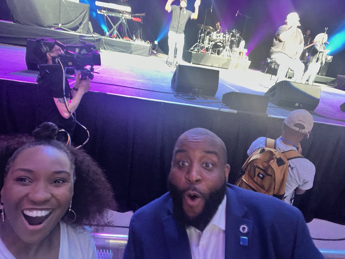 TeamBrandy617's tweet photo. The first time I saw the @RealFredHammond was in VA at a weeklong teen summit called #BootCamp in '97/98! I could barely see the stage but we had a good #praiseparty! 🙌🏽💃🏽 Look at God! #TheLastShallBeFirst #HowItStartedHowItsGoing #MySource #HeHoldsMeUp #MiracleIsOnTheWay https://t.co/pPA9ZKwCfm