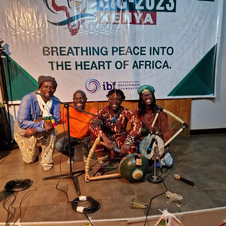 kake_wakake's tweet photo. During this year's breathe Africa international peace conference. I issued a new Nyatiti musical instrument to my new spiritual friend from South Africa. https://t.co/QFL1mP6SYn