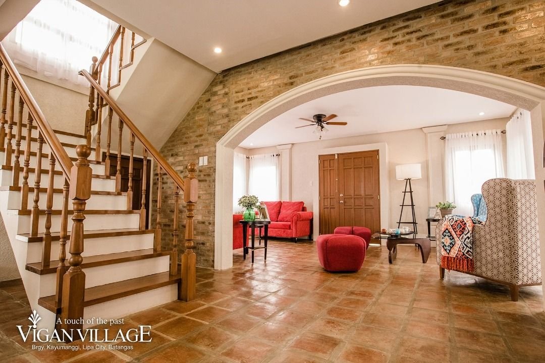 VanAmada2's tweet photo. #Rush #BigHouse #HouseForSale #BrandNew! #RFO #HouseAndLotForSale at #LipaCity! #ReadyForOccupancy #3Bedrooms w/ #Parking #ModernClassicHouse #ViganHouseStyle! #SpaciousHouse #SingleDetached #HouseAndLot #ViganVillage! Call: +63-915-200-4978! https://t.co/V1taVcPL4I https://t.co/962cSfQ1GL