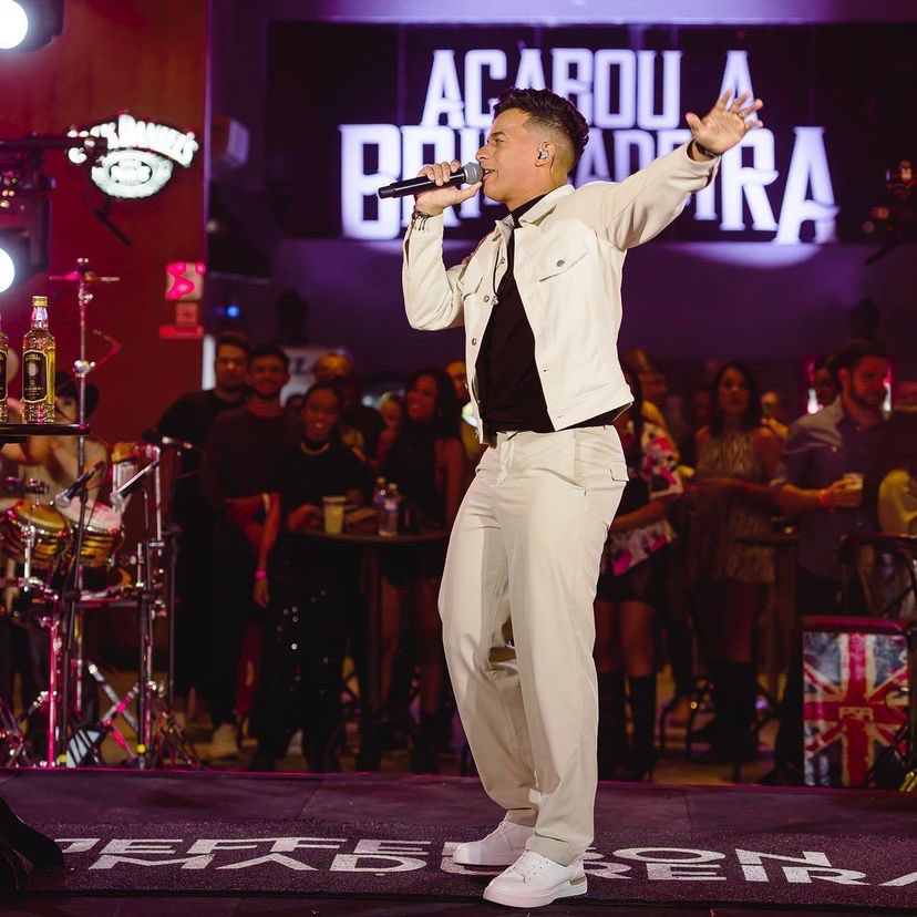 jeffersonm_ofc's tweet photo. Eeeeehhh moçada, acabou a brincadeira e já está chegando o lançamento da primeira música do DVD 🎵 e o nome da BRABA é “NINGUÉM QUER NÓIS” 💥💥💥🚀🚀🚀
#acabouabricadeira #lançamento #topsertanejo #jefmadureira https://t.co/6tsF1dcEzE