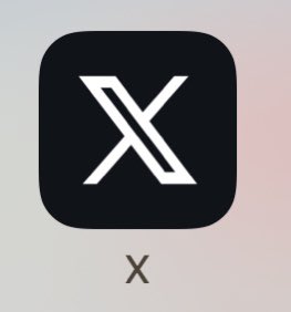 _Lauruel_'s tweet photo. What is this new twitter logo it’s booty cheeks 😭 bring it baccckk https://t.co/eIarKvvTnL