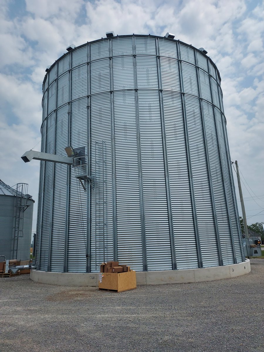 tthobe63's tweet photo. A couple bins we got done this month. @GSI_Grain @zhoman15 @SaintignonRyan @homan_inc @EricHoman12 @biggd4lf https://t.co/BdnrIDeKXI