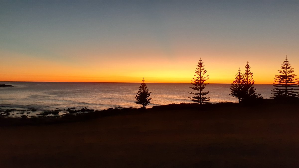 wakeupgeoff's tweet photo. Early starts aren't so bad. #gerroa https://t.co/irkld3OSNX