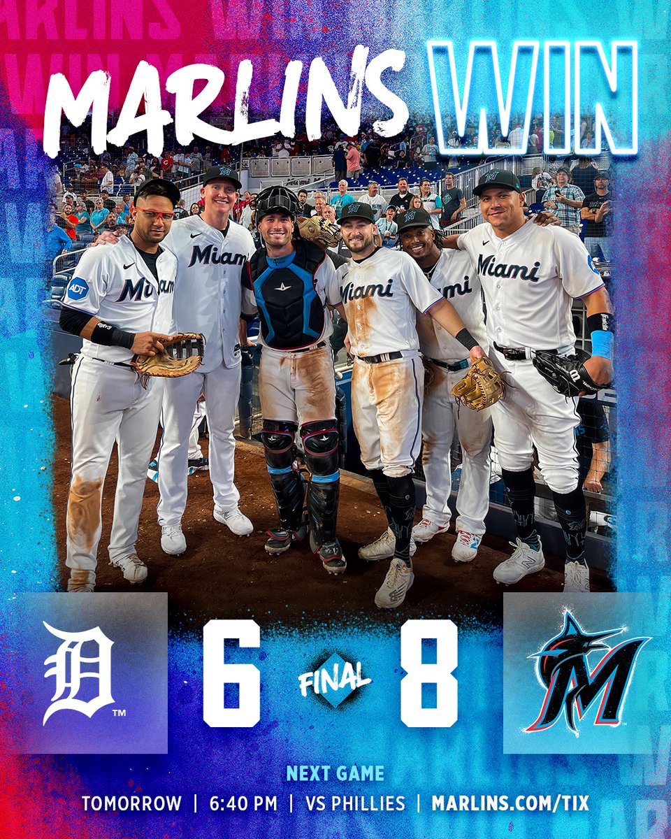 Marlins's tweet photo. LOOK AT YOUR FISHIES. 😍 #MakeItMiami https://t.co/M2sJ2gfWOk