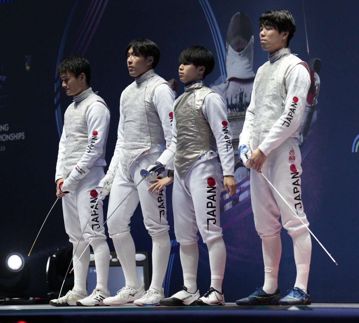FJE_fencing's tweet photo. 2023フェンシング世界選手権(ミラノ)
7/30(Sun)最終リザルト＜男子フルーレ団体＞
https://t.co/aTSRriiMpF
松山恭助(JTB)、敷根崇裕(NEXUS FENCING CLUB)、飯村一輝(慶應義塾大学)、鈴村健太(大垣ケーブルテレビ)
※男子フルーレ団体で金メダルを獲得しました。
全種目を通して、初の快挙となります📷 https://t.co/M25GmuTJ9v