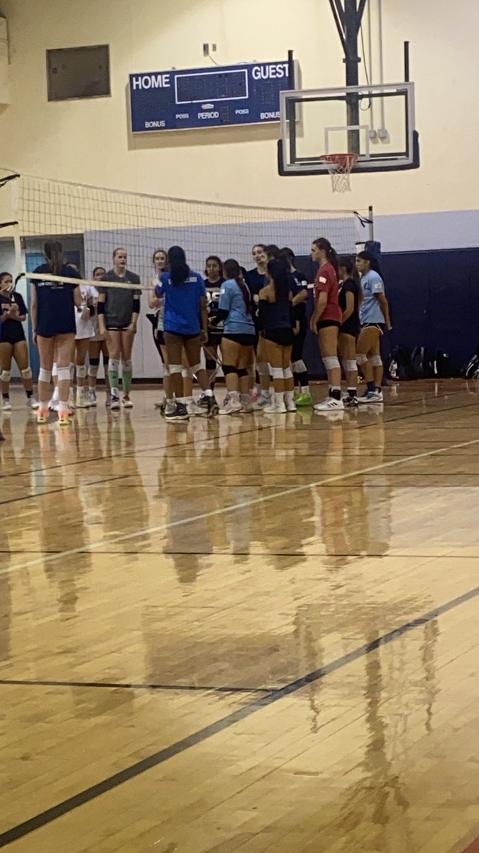 Rzee32's tweet photo. And so it begins. #clubvolleyball #TXP #teamTXP #tryputs #TexasPreformance @1haze_ee @RiversideVB1 @abustillos13 @CMBJJBSLB @RiversideVB1 @YISDAthletics1 @Prep1Athletes https://t.co/vNIPNVun7u