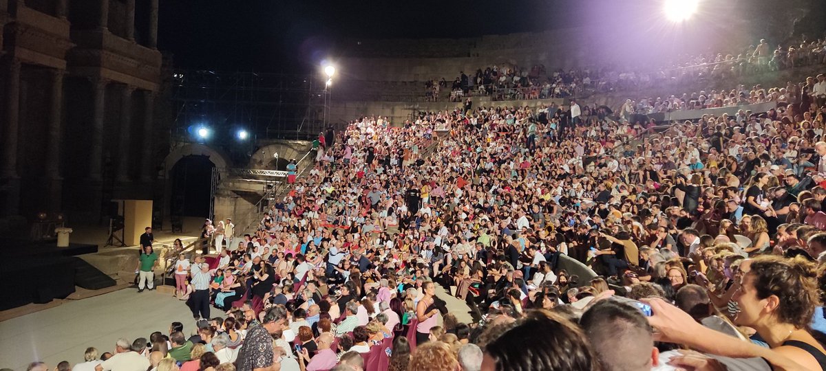 La visita anual al <a href="/Festival_Merida/">Festival Internacional de Teatro Clásico de Mérida</a> es mi particular Camino de Santiago, una de las pocas cosas que me reconcilia con parte de la Humanidad. Además, este año estoy en "Las nubes". #Mérida69