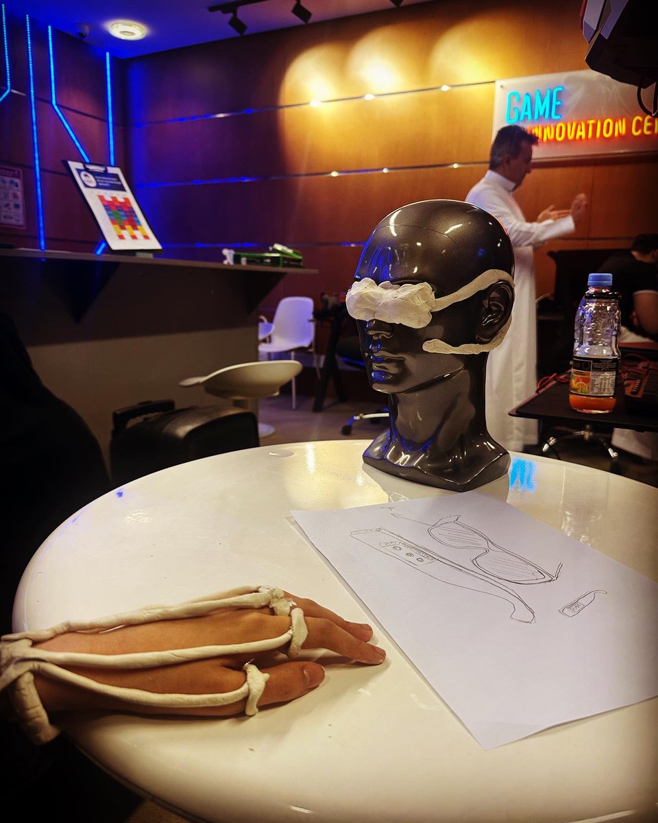au_dimensions's tweet photo. Summer 2023 XR Bootcamp🎮 Brainstorming, prototyping 💡✍️📒
@Alfaisaluniv #saudi_esports https://t.co/h4mIXZLUUe