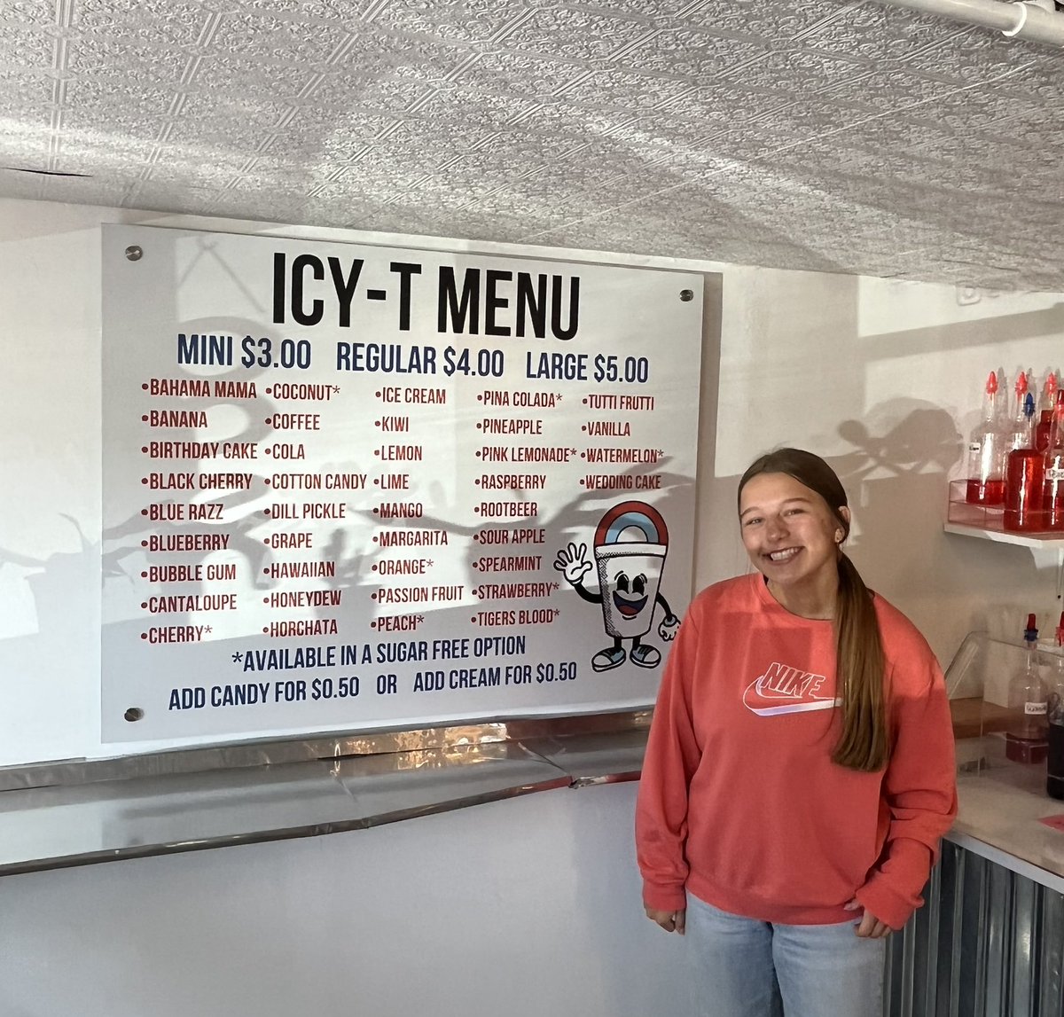 BrentKemnitz's tweet photo. After @ZiggysPizza I highly encourage everyone to stop in and see Maley for some shaved ice. Sno cone in my day. New business started this year in Clifton Square. Perfect College Hill vibe 🌾🌾🌾 https://t.co/SQg3SJz6YY