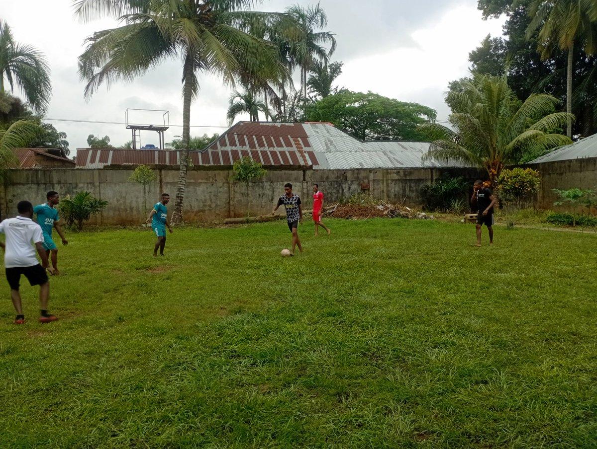 IsiuwaStudy's tweet photo. @Kel_Chinonso shares his experience: "🏆 Had an absolute blast at the football match in @IsiuwaStudy! ⚽💥 My first time on that serene pitch was unforgettable, scoring 4 goals in a single match! 😎 Surpassed Mudryk's Chelsea record for 2022/2023 EPL season! #FootballFun https://t.co/WQ4gNhOrhN