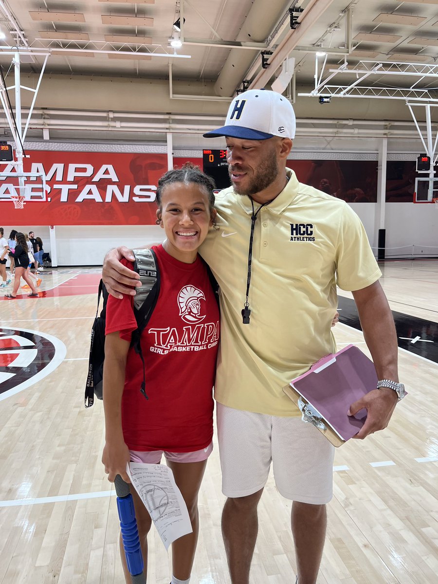 SummerB_4's tweet photo. I’m so greatful to have worked with @CoachCERich over this past weekend at the UT Elite Basketball Camp. He was very inspirational and positive while working with me. #ChampionsAreComfortableBeingUncomfortable https://t.co/AOWZik18wu