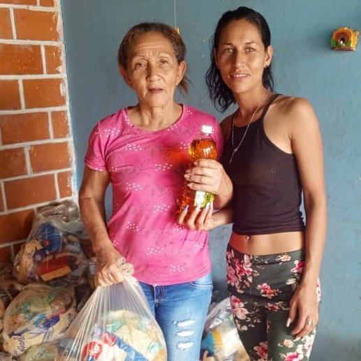 Alguarisa's tweet photo. #DebesSaberlo 📸 302 familias de los sectores Milagros I y II del municipio Juan Germán Roscio Nieves, son atendidas con la distribución de módulos CLAP bajo las instrucciones del pdte @NicolasMaduro y el gob @josemvasquez.

¡AlguarisaNoSeDetiene!

#VenezuelaTierraProductiva https://t.co/ocbnWXzFWE