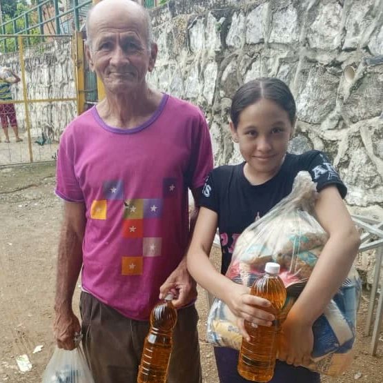 #DebesSaberlo 📸 302 familias de los sectores Milagros I y II del municipio Juan Germán Roscio Nieves, son atendidas con la distribución de módulos CLAP bajo las instrucciones del pdte <a href="/NicolasMaduro/">Nicolás Maduro</a> y el gob <a href="/josemvasquez/">José Vásquez</a>.

¡AlguarisaNoSeDetiene!

#VenezuelaTierraProductiva