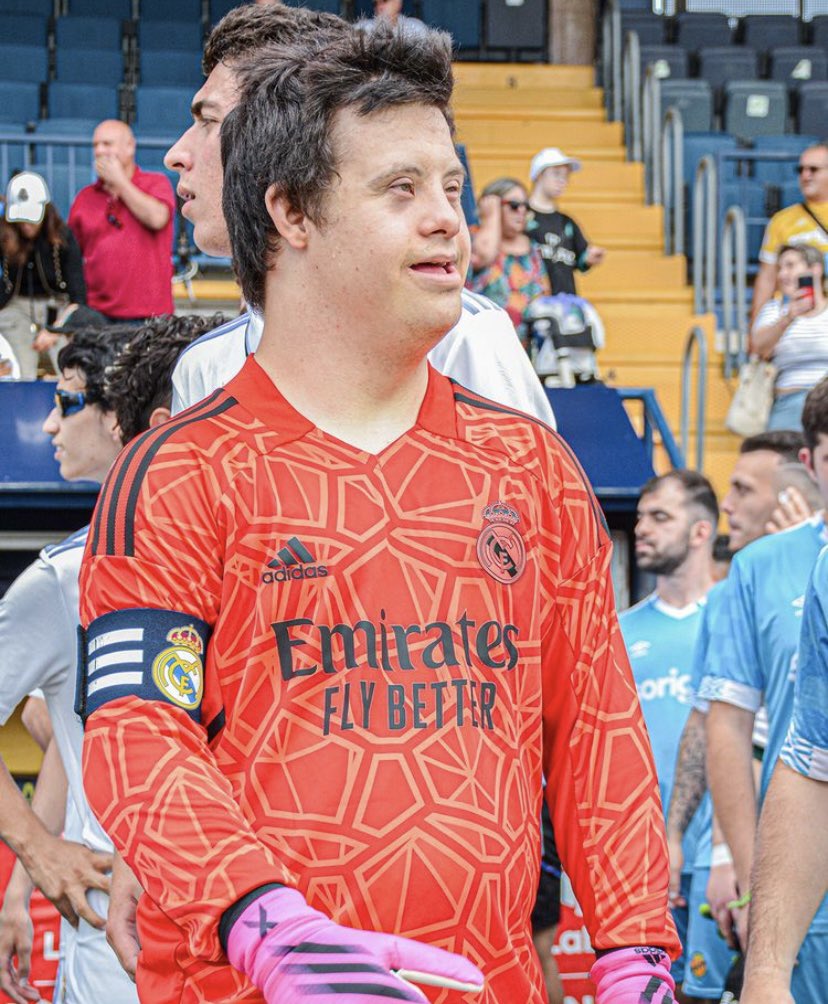 LdstMld's tweet photo. Normal qu’ils perdent contre le barca aussi https://t.co/AaHc8KY793
