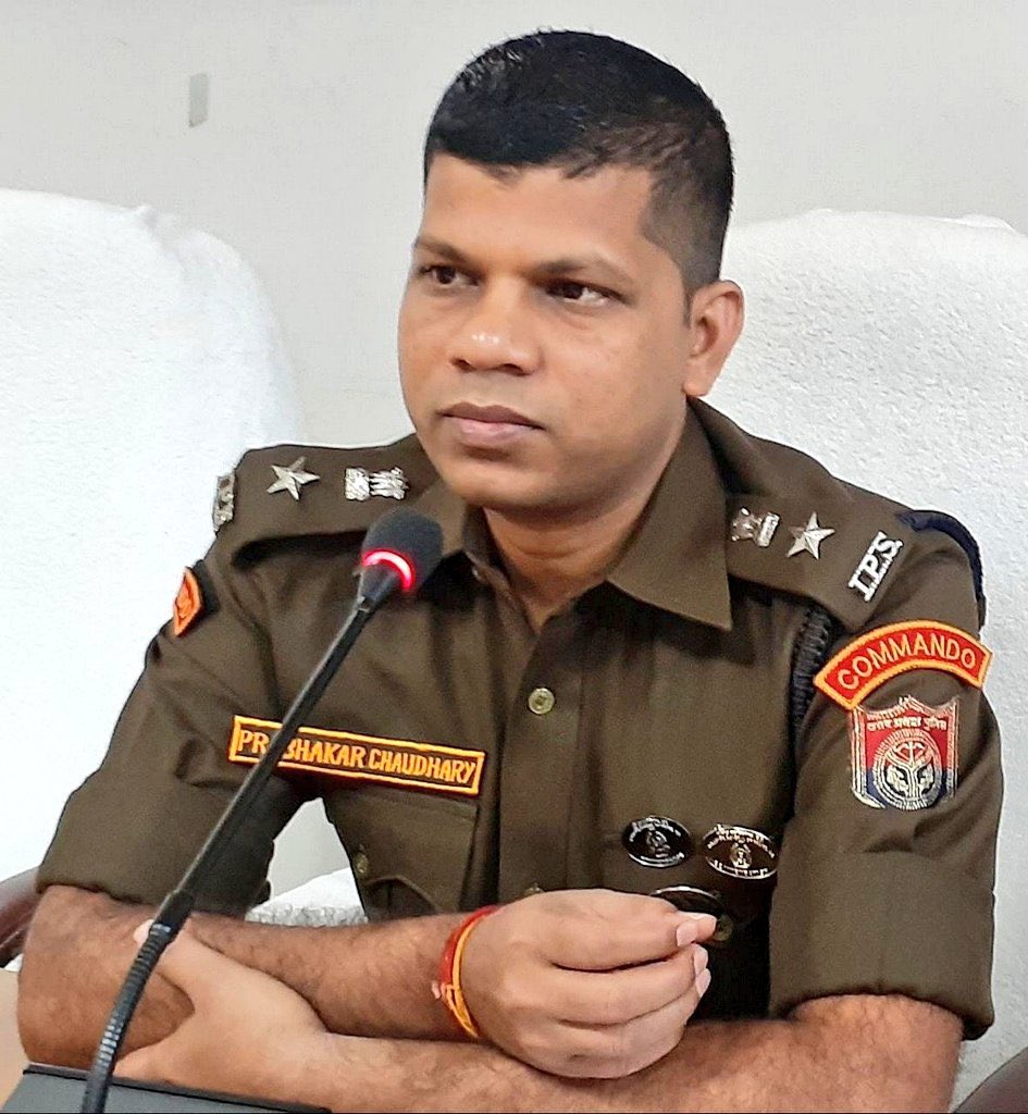 He is Prabhakar Chaudhary, 2010 batch I.P.S officer. He was posted as SSP in Braeily, UP Today a group of Kanwariyas tried to create ruckus and were adamant of playing DJ outside the mosque which the Muslim community objected. They even sat on dharna with their stubbornness to