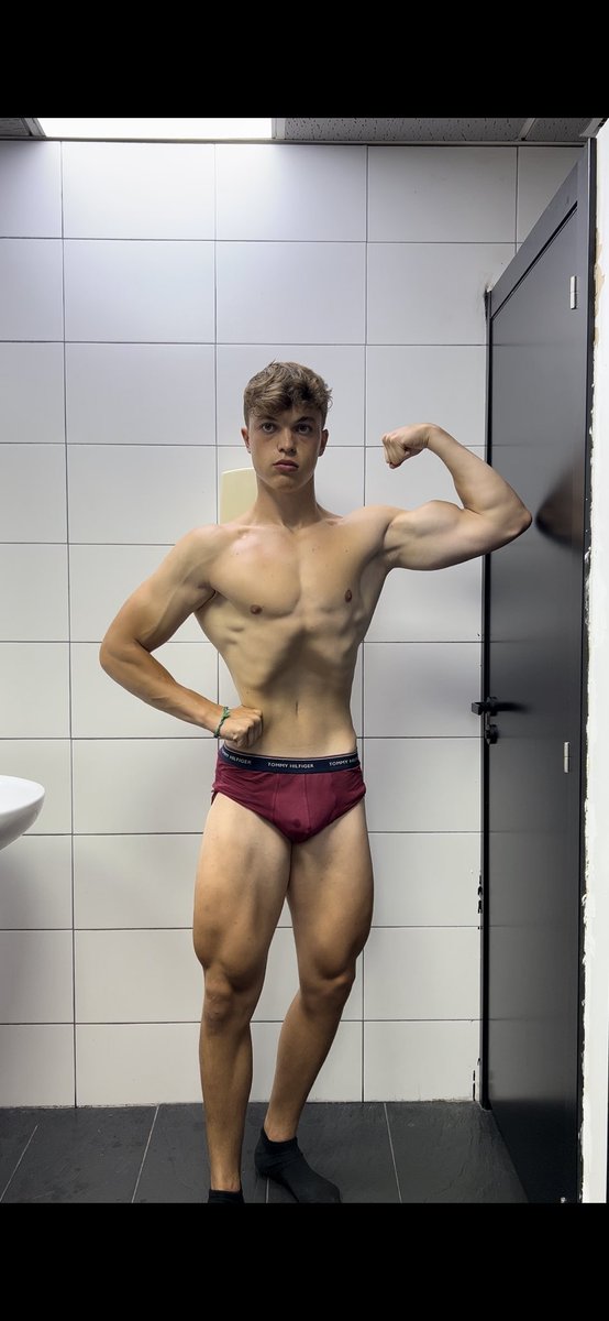 Roxie182's tweet photo. Peack week finish / 82,7 kg 💪 https://t.co/iSvBOeECkB