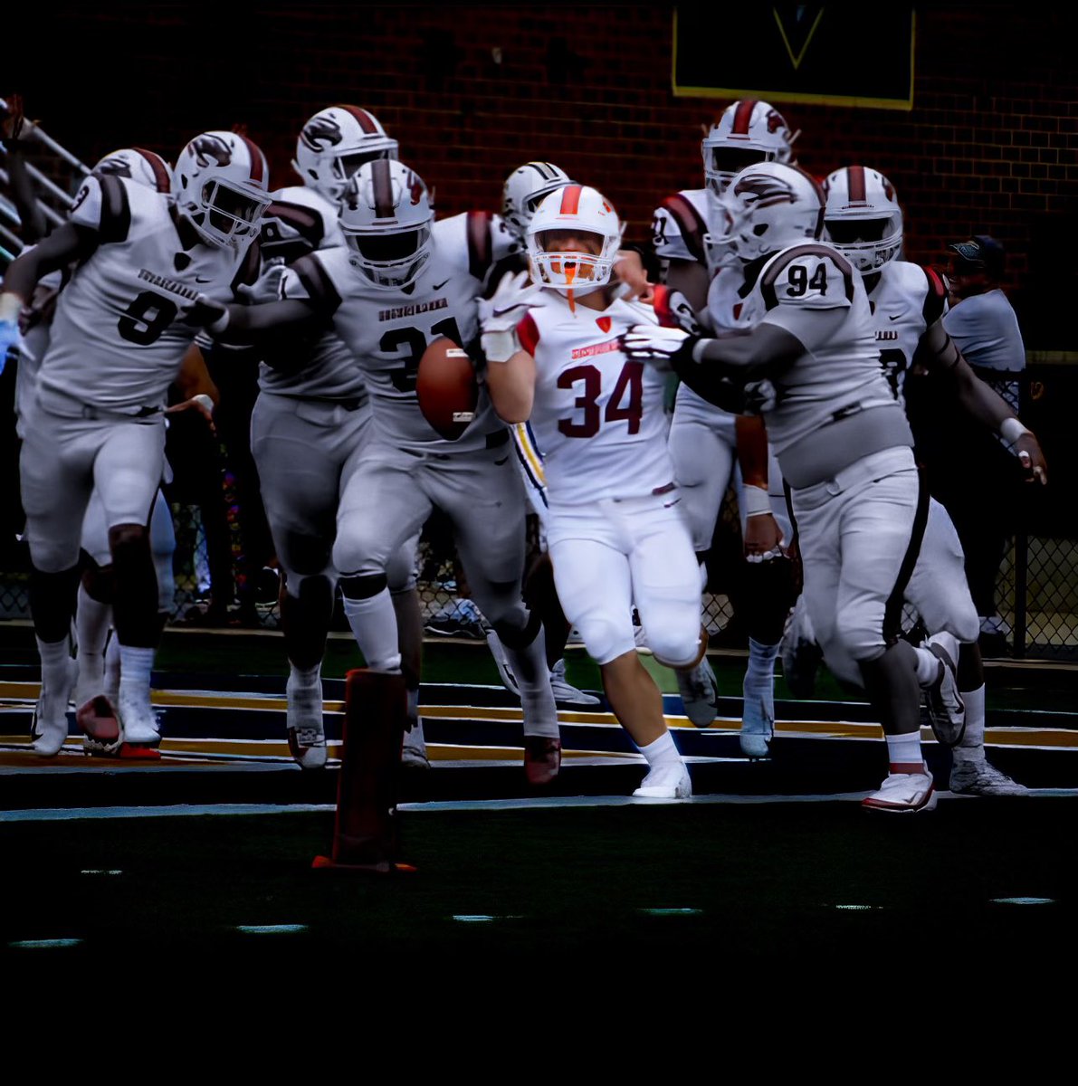 SURiverHawksFB's tweet image. 34 DAYS until the River Hawks are back in action! Hope you’re ready for another year of fast and physical football. #GroveStParty #RunnersNStrikers