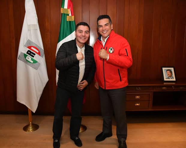 <a href="/traviesoarce27/">Jorge Arce</a> <a href="/XochitlGalvez/">Xóchitl Gálvez Ruiz</a> ¿Y cuánto cobras por foto?