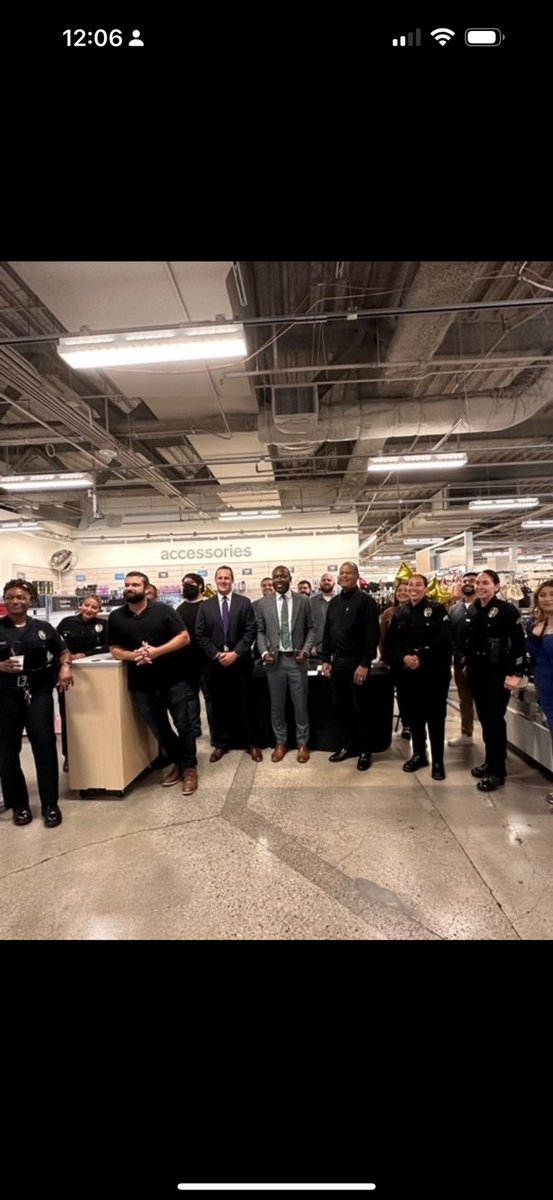 Thank you to all those who joined us at Nordstrom Rack for Coffee with a Cop. <a href="/lapdmikeoreb/">Michael A. Oreb</a> <a href="/LAPDCARRANZA/">Lillian L. Carranza🇺🇸</a> <a href="/LAPDCaptMorales/">LAPD CMDR E. MORALES</a>