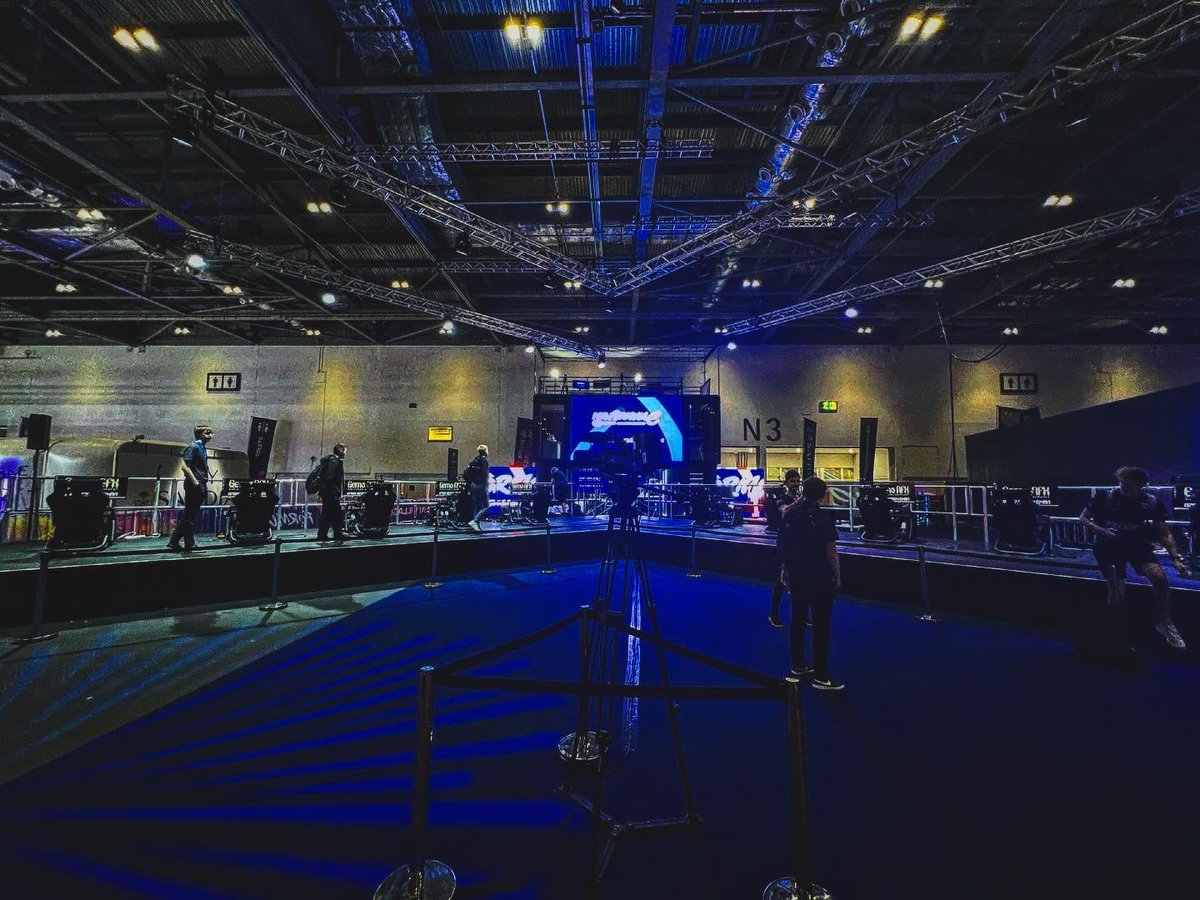 Army ( Ray)🔜 Dreamhack tweet media