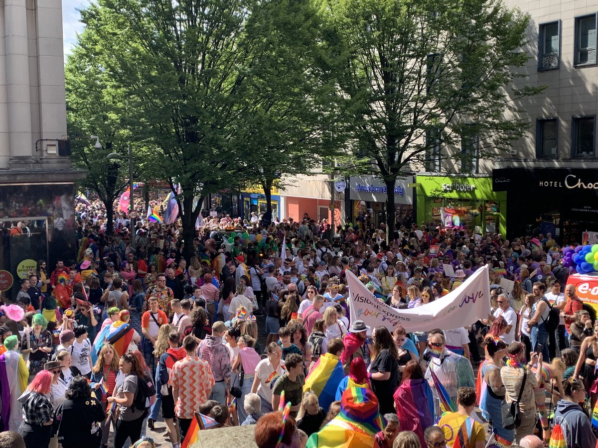 JohnCoggin's tweet photo. Had a wonderful time matching with the @UniofNottingham LGBTQIA+ Staff Network at #NottsPride yesterday. I love being part of such a welcoming university and community! #LGBT #pride #itsafinelife #carryingthebanner https://t.co/clabTO4qwo