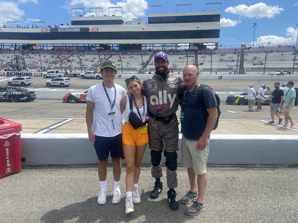 DevenDittrich's tweet photo. ⁦@Rock_Athletics⁩ ⁦@SRURockFB⁩  cheering for former Rock WR Andrew Bridgeforth, Rear Changer on the #48 of Alex Bowman  ⁦@RichmondRaceway⁩ https://t.co/KaTbic6W7G