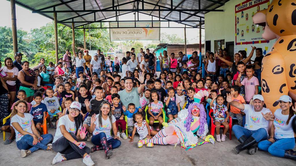CORMACARENA's tweet photo. ¡No importa el clima, importan las ganas de celebrar!

Hoy vencimos el frío en el sector del Dique, en Villavicencio, para festejar la vida.🥳

Por los niños recorremos el Meta para integrar desde ya a los futuros defensores de la naturaleza en esta misión. 🌱💚🫶🏻

#HappyVerdey https://t.co/iSYEhW3U8a