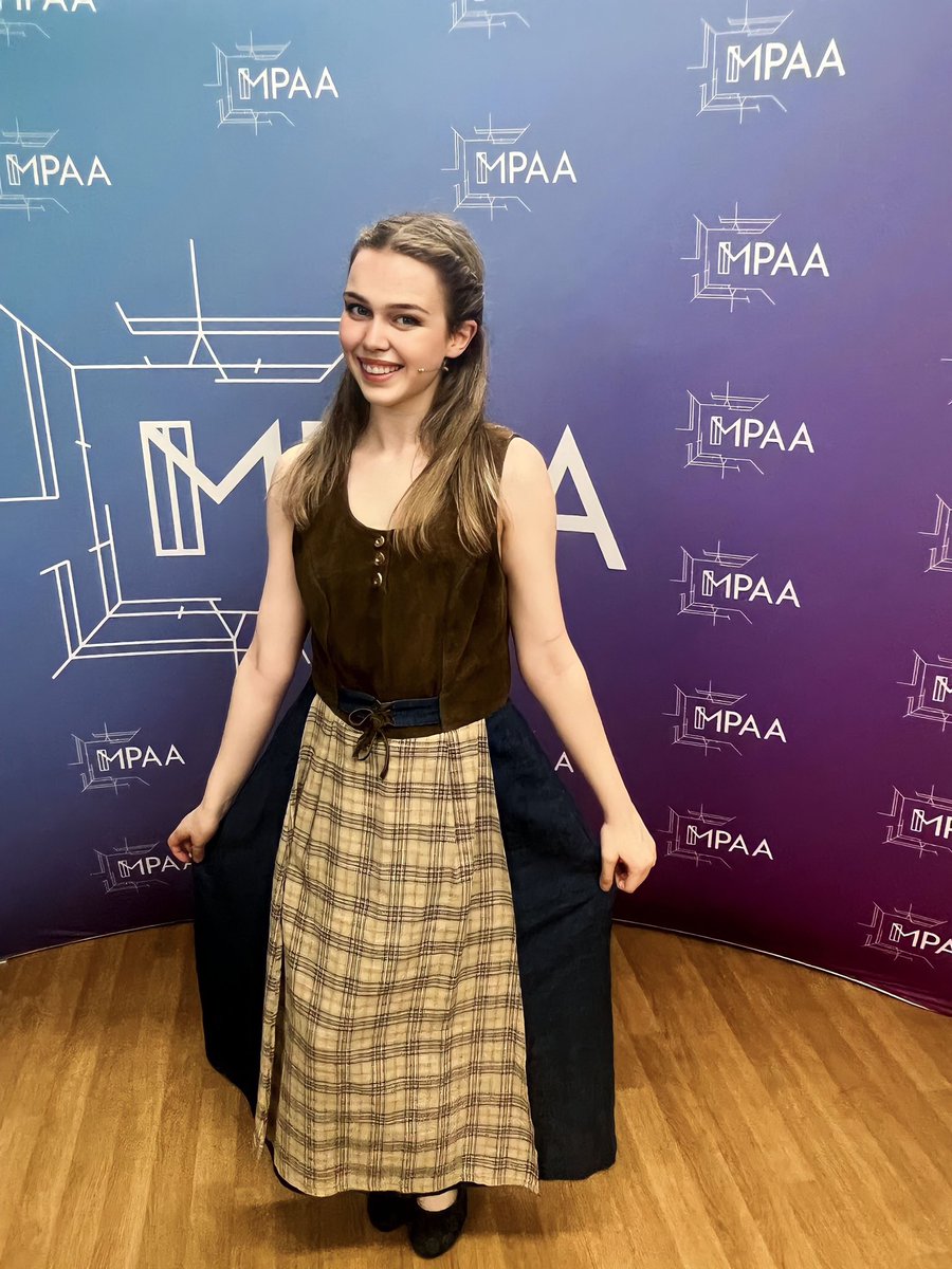 Helena Neil-Smith tweet media