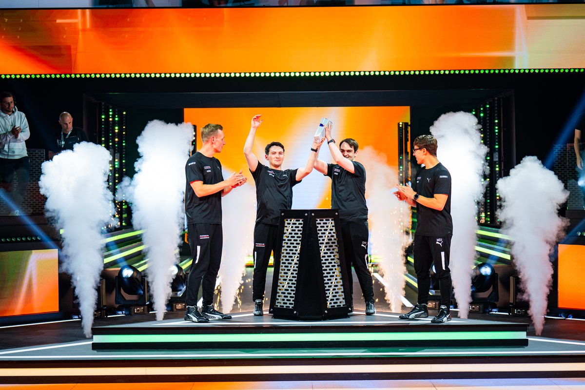 EWC_EN's tweet photo. The only thing better than lifting a trophy is getting to lift it with your teammates 🤩🏆

#Gamers8 #TheLandofHeroes https://t.co/nGspevL8kf