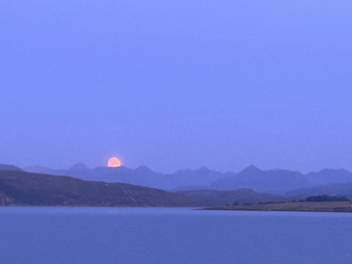 ProfDonnaHall's tweet image. Sunset tonight - Aultbea 🏴󠁧󠁢󠁳󠁣󠁴󠁿 no filter