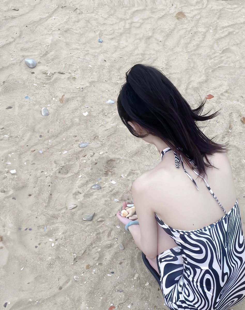 daversifier's tweet image. Forget your worries, release your stress and let the energy of the ocean heal your body and mind. This is an opportunity to live in harmony with nature and reconnect with inner peace and balance.