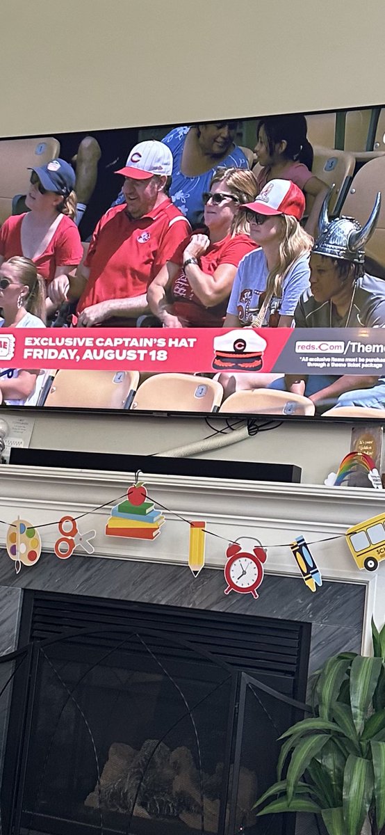 hicksm05's tweet photo. @JMV1070 @reds that’s an all-time great hat right there. #yachtrock https://t.co/S2rLYP9U5Z