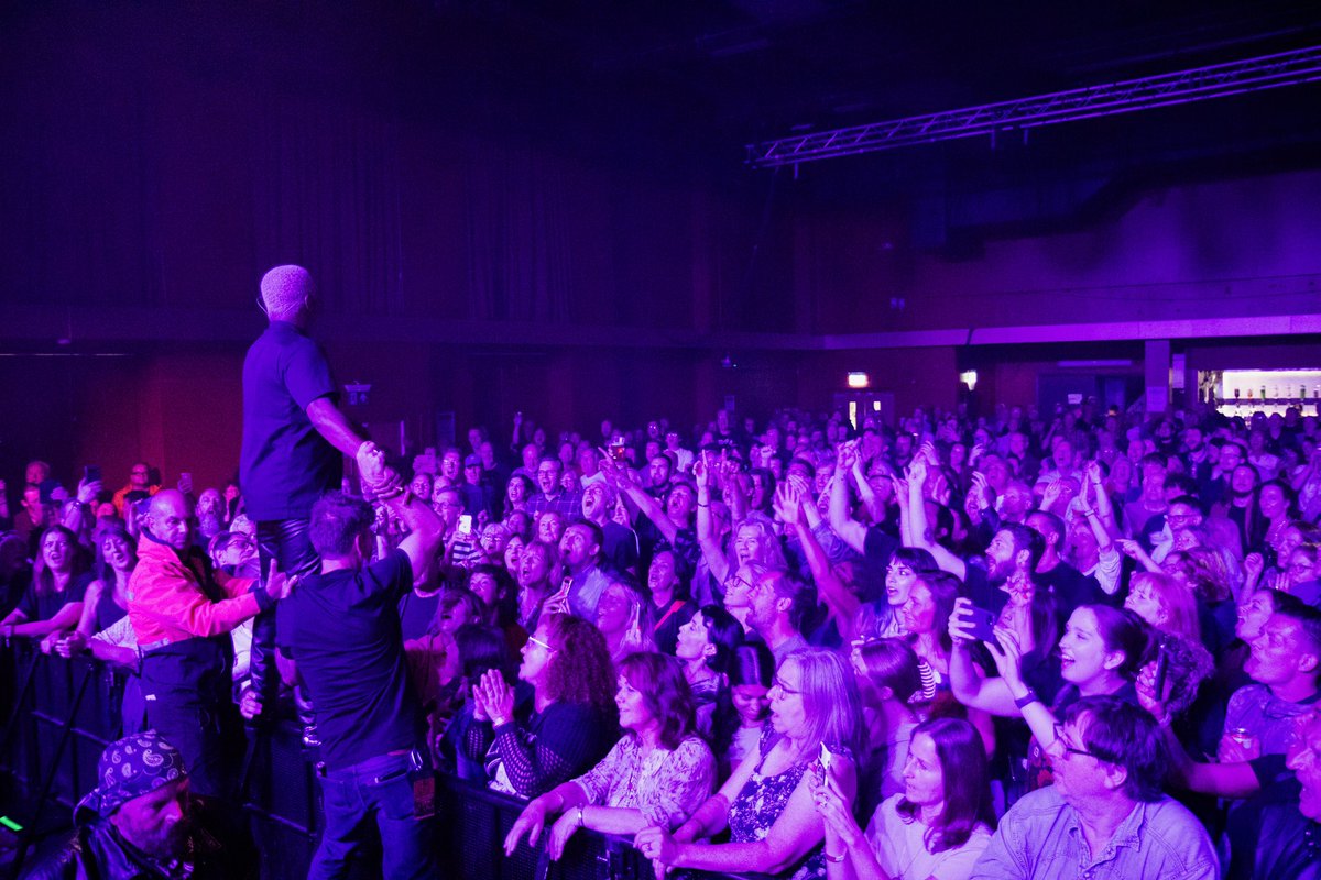 Vintage Trouble tweet media