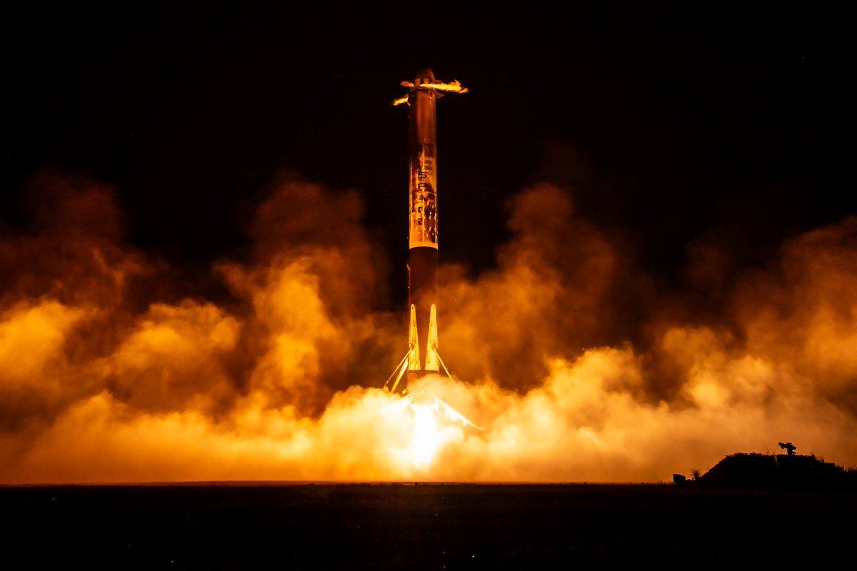 More photos of Falcon Heavy's launch and landing