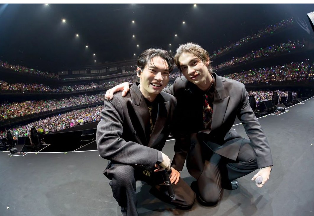 Japan two days, with 11 artists vs Two days only BW,